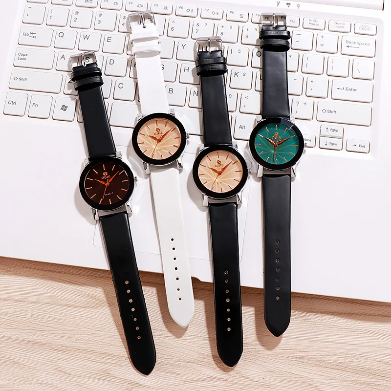 
Chinese style classic retro Hong Kong style British all-match black and white men and women quartz watch 