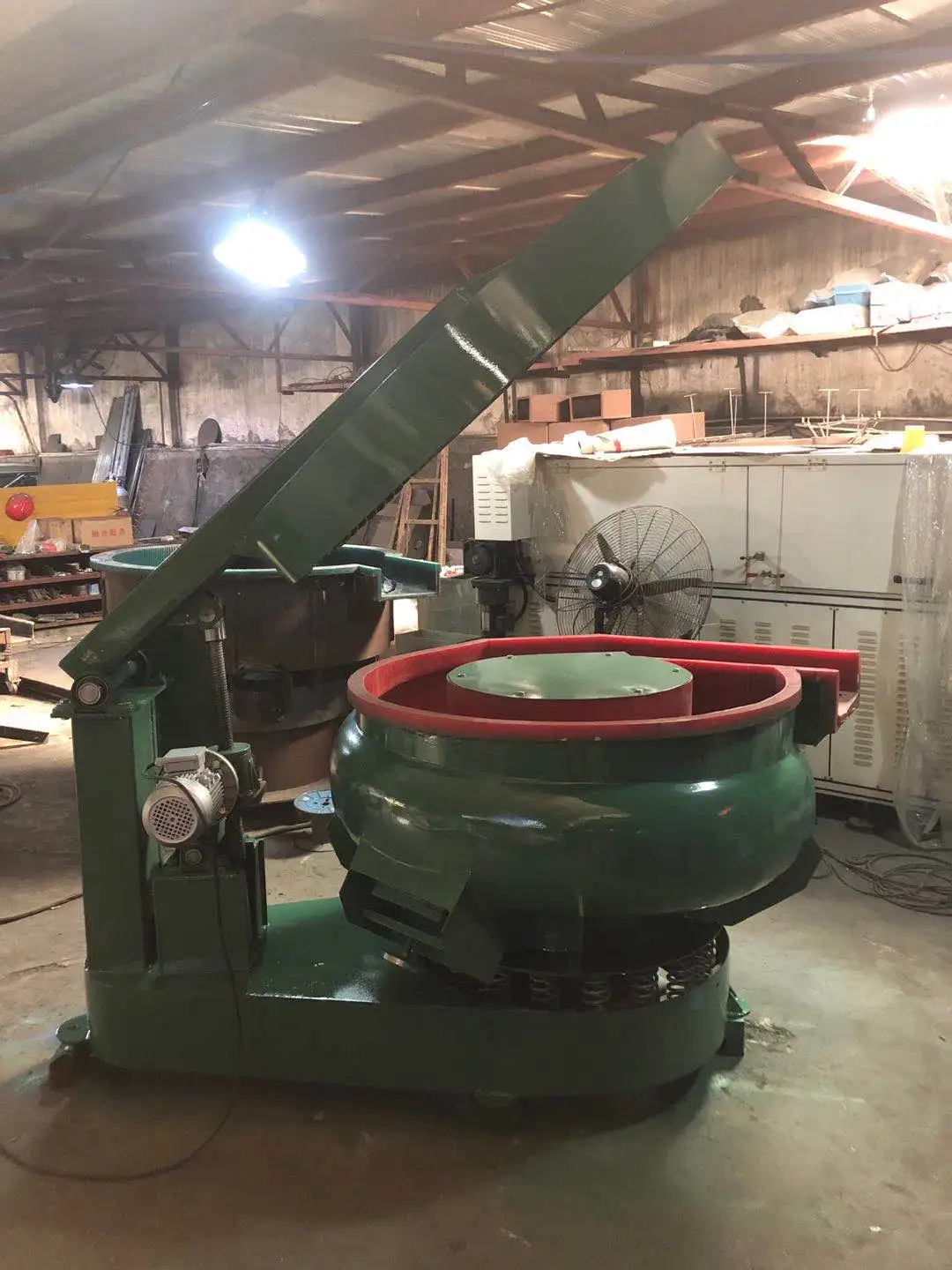 vibratory finishing machine separator vibrating deburring tumbler machine for metal