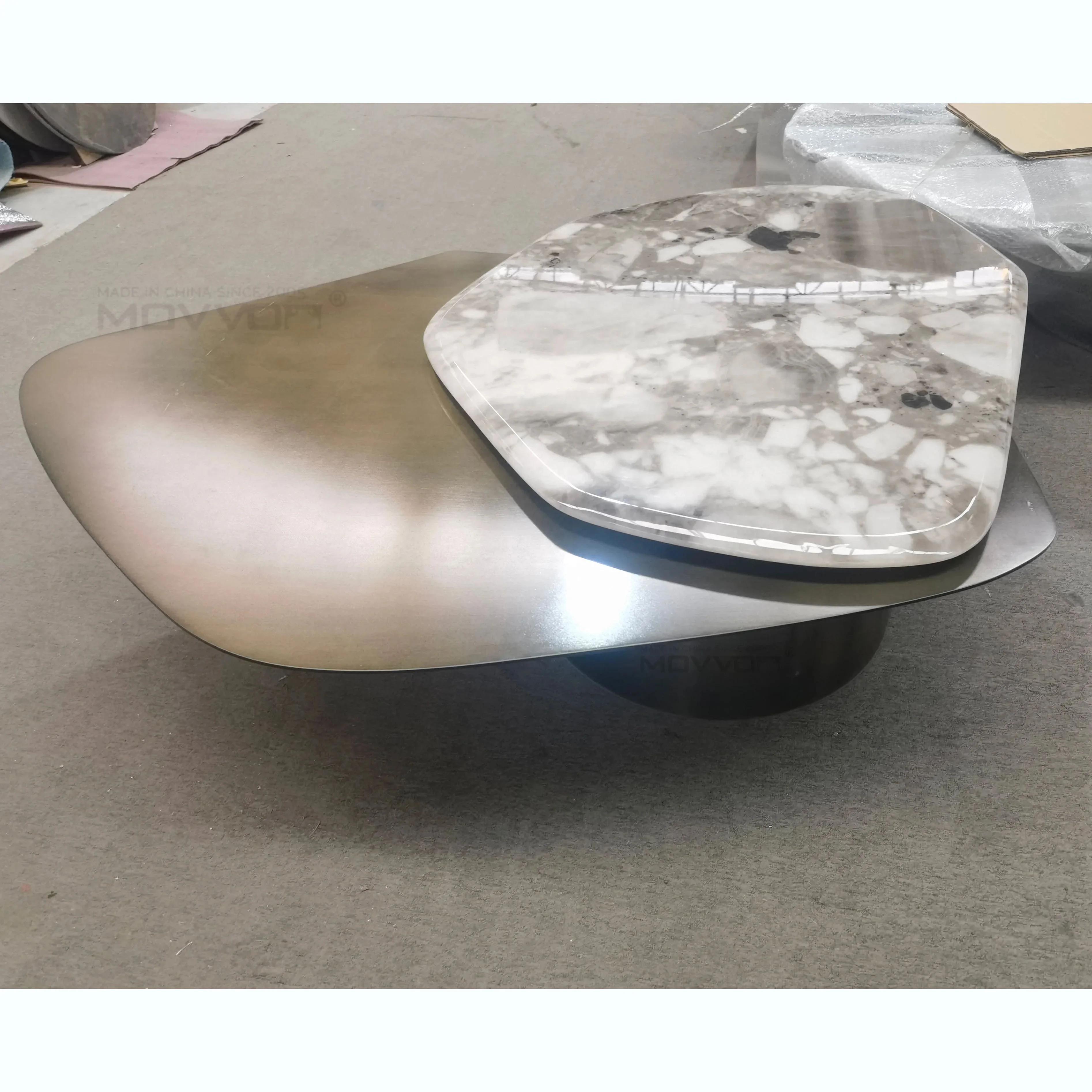 New Italian design tri-synchronous motion expanding glass coffee table