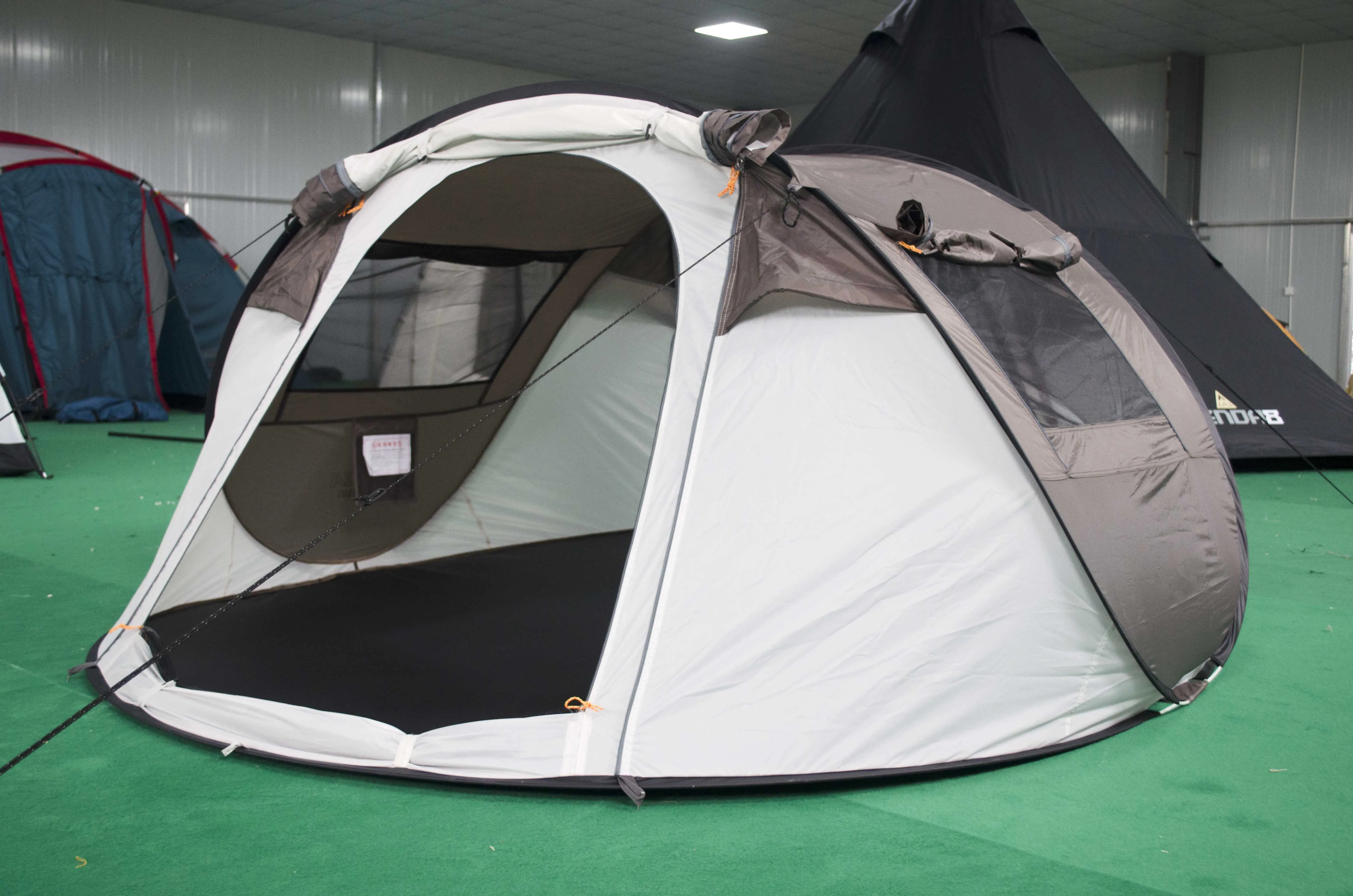 Pop Up Tent 2-3 Person Automatic Outdoor Instant Pop Up Tent in 10 seconds