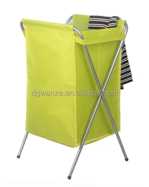 Folding laundry basket with wheels