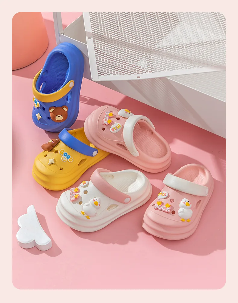 Summer New Shiny Children Slippers Lights Cartoon Baby Shoes Thick Sole Slippers Flash Slippers Kids Sneakers Beach Sandals