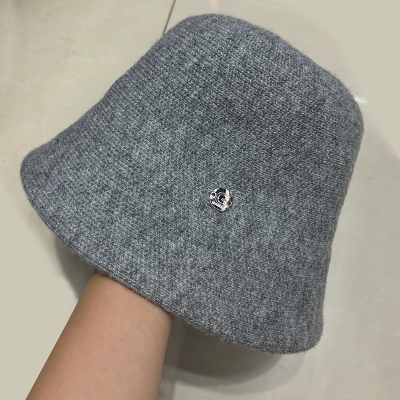 Custom Metal Logo Soft Knit Wool Fisherman Hats Wide Brim Foldable Autumn Winter Warm Mixing Color Knitted Bucket Hats for Women