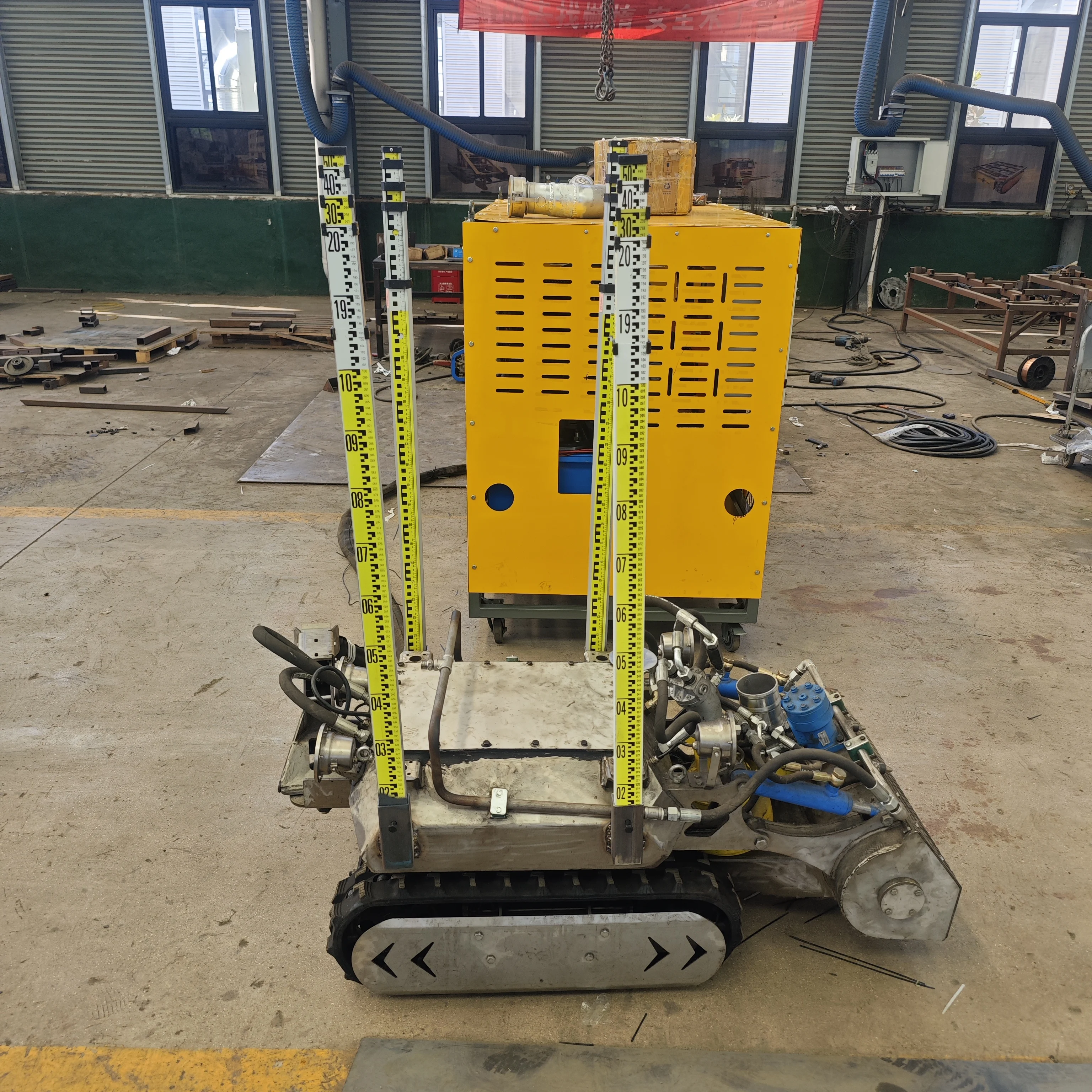 Hot selling underwater cleaning equipment submersible dredging machine dredge cleaning robot