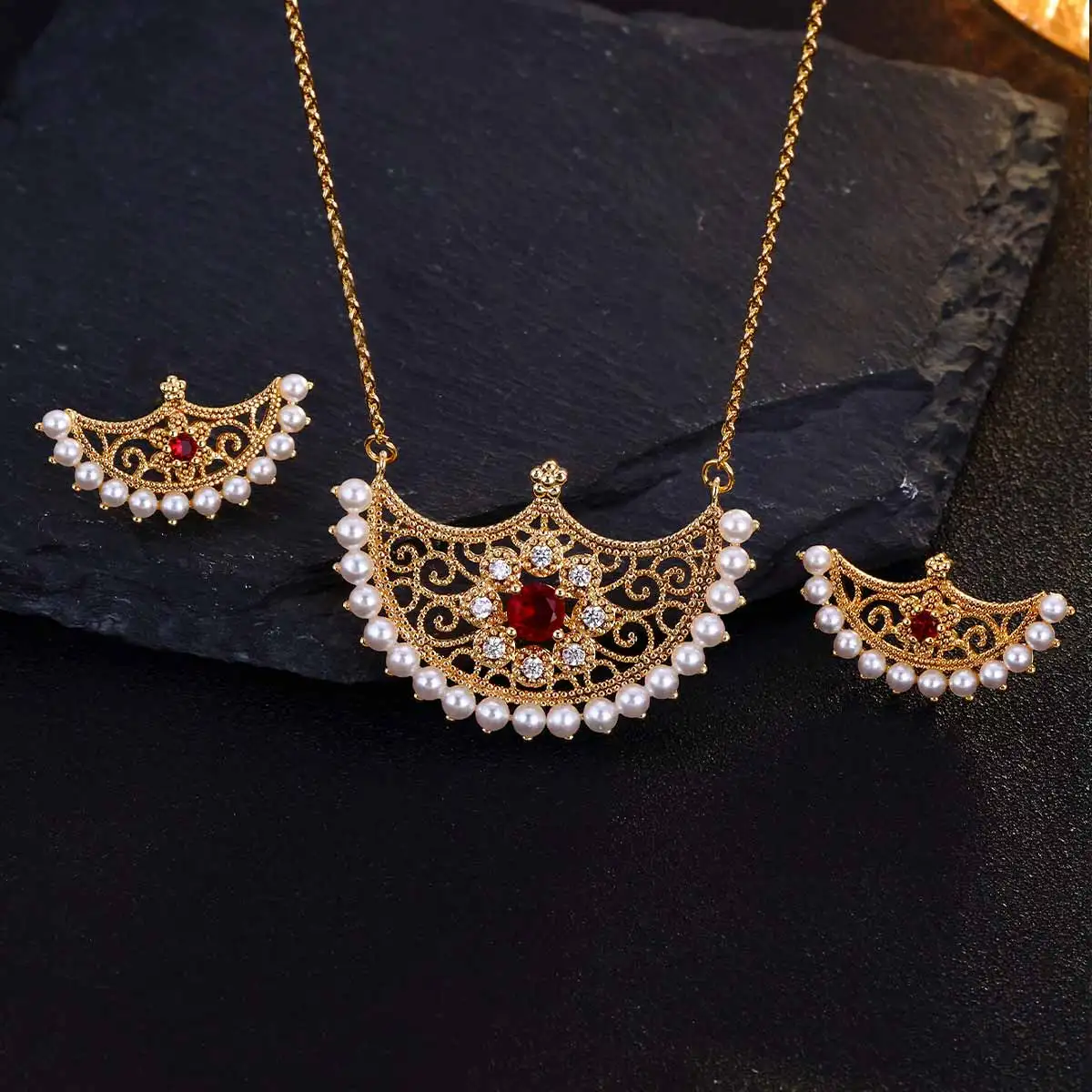 2024 New Luxury Dubai Bridal Wedding Necklace Earrings Set Fan-shaped Zircon Vintage Ethnic Jewelry Set for Women