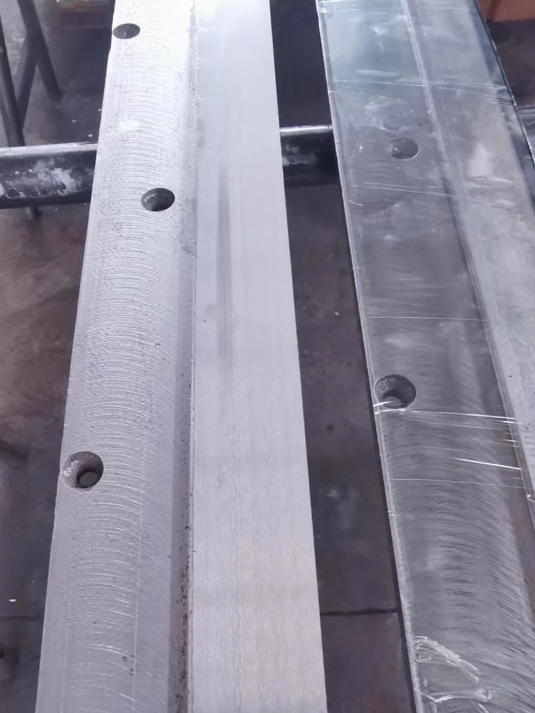 Paper making machine Rubber roller doctor blade