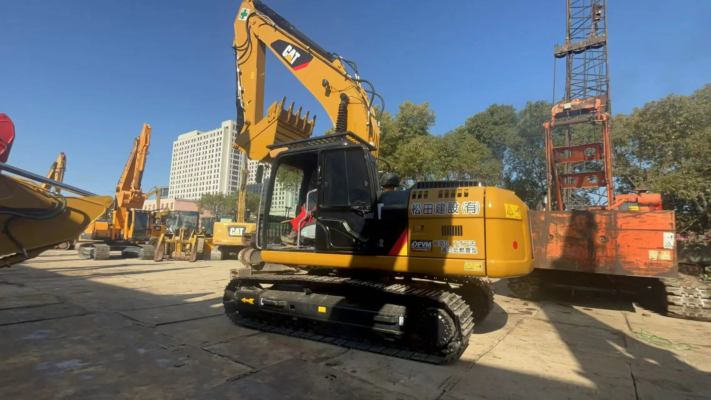 Экскаватор Cat 320d2 20 тонн оптом