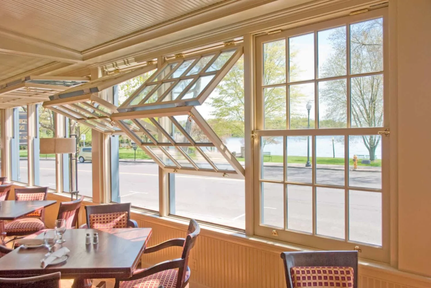 Aluminum alloy vertical folding window super landscape commercial windows suitable for shops and kitchens