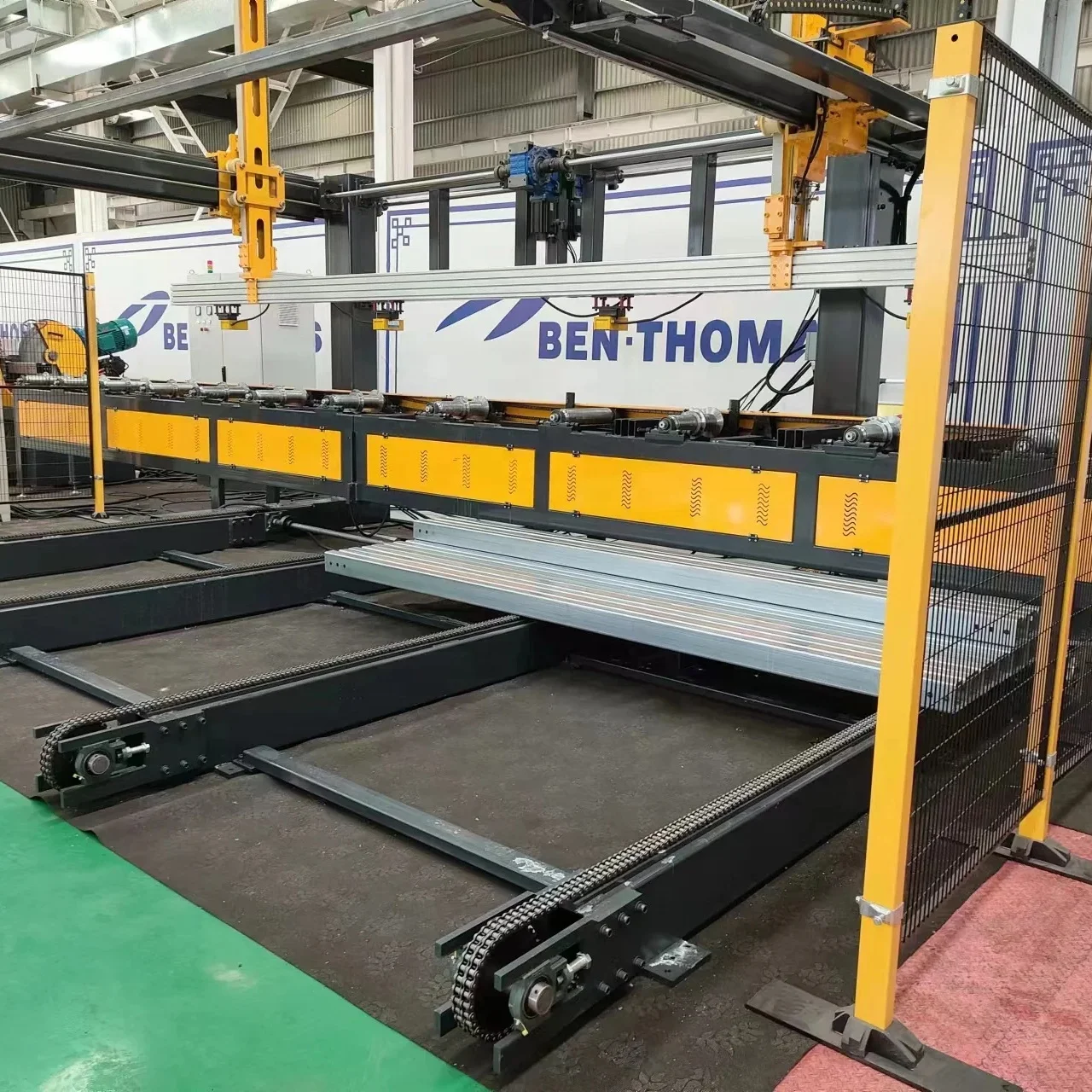 New design hihg speed C purlin roll forming machine