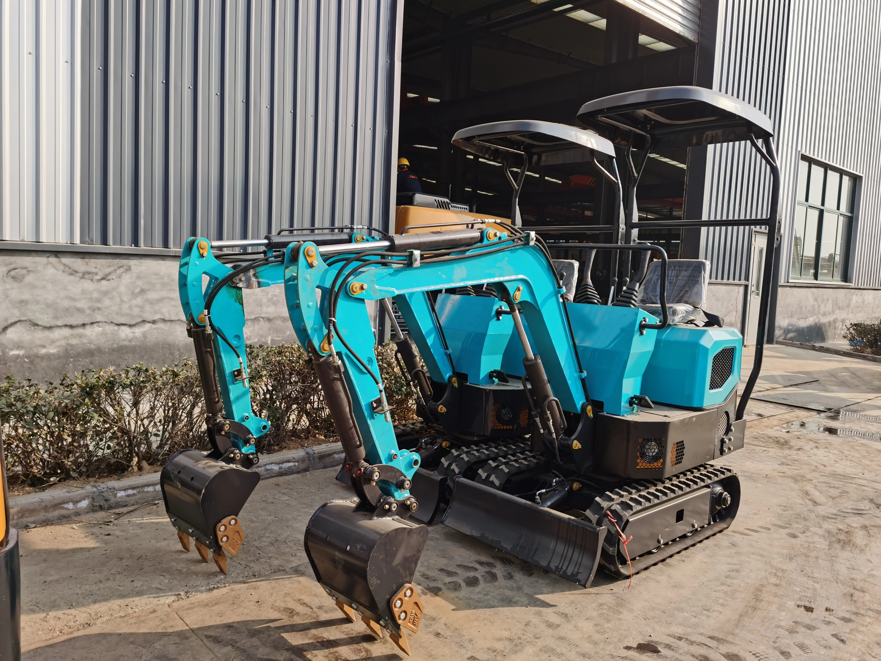 1.0  Ton Hydraulic  Construction Machine Small Track Digger Used  Mini Backhoe  Wheel Crawler Excavator