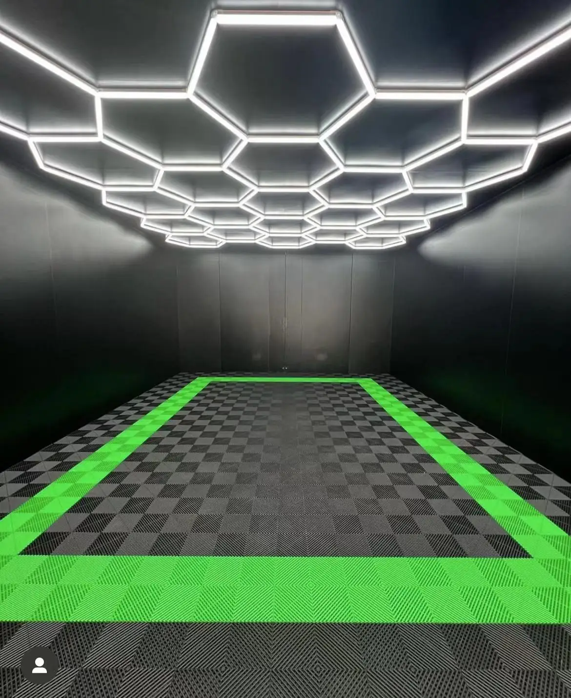 Interlocking Pvc Garage Floor Tile for Garage Plastic Flooring for Warehouse Car Wash Drain Dalle Slab Rib Garage Floor Mat