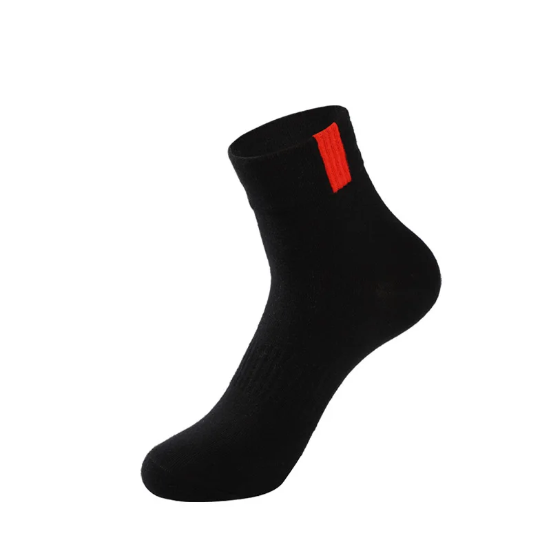 Unisex Regular Fit Sports Socks Crew Solid Color Socks