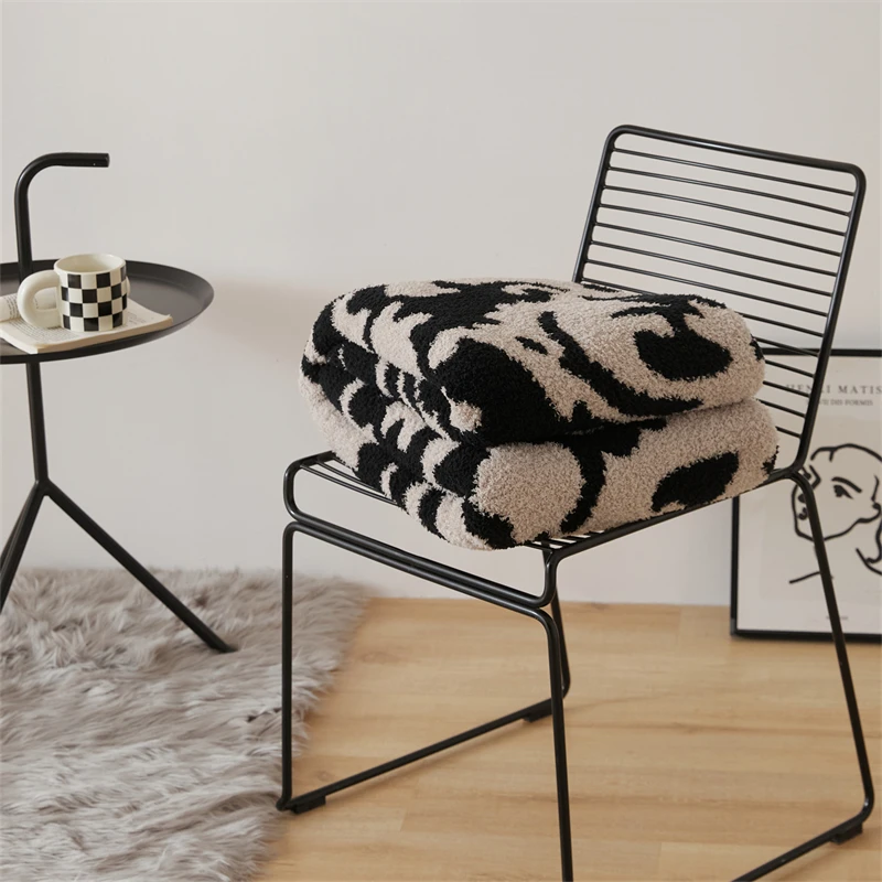 OEKO-TEX factory new design supper soft warm thick luxury abstract geometrical 100% polyester knitted throw blanket NDW