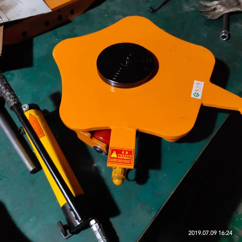 Mini 360 degree hydraulic lifting and universal handling small tank lifting tool