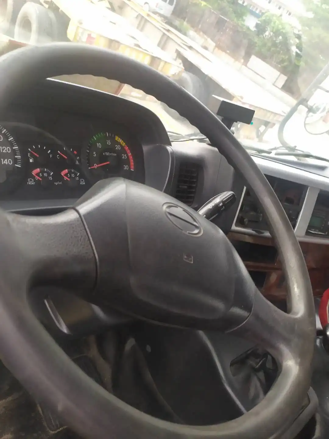 В хорошем состоянии б/у Тракторные грузовики Hino 700 распродажа