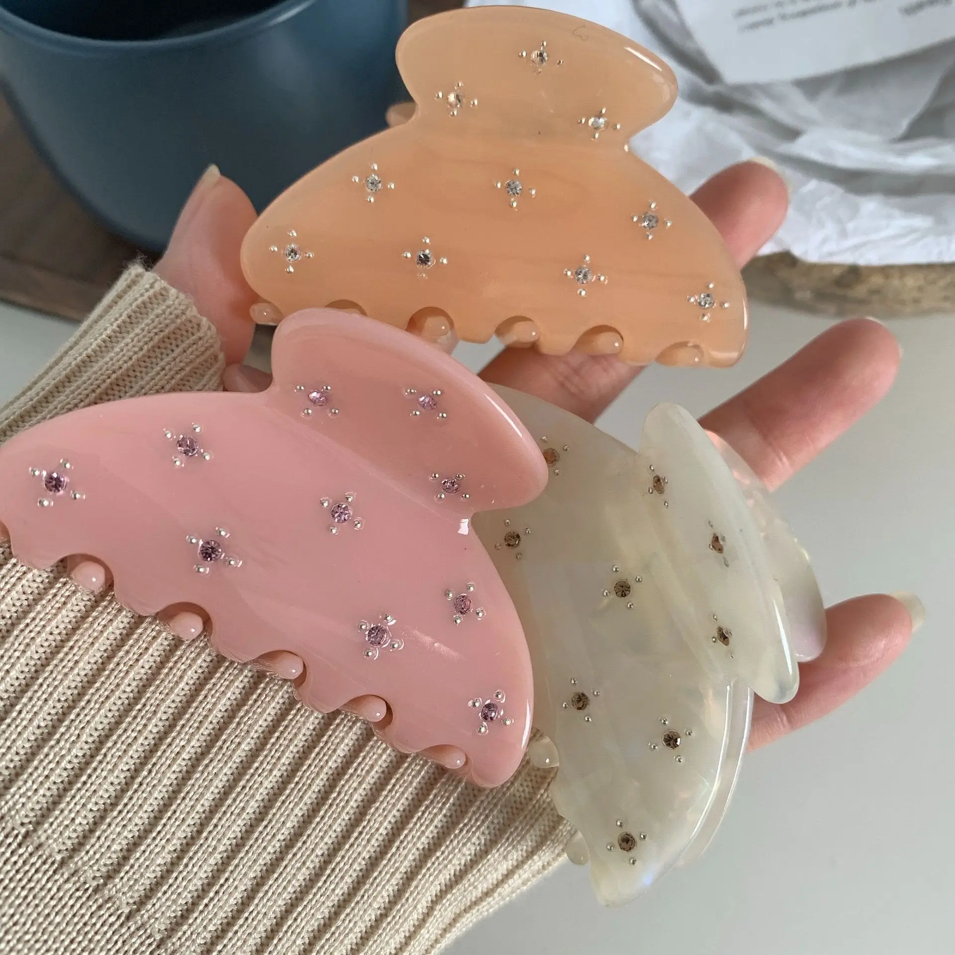 Custom france cute cellulose acetate 6cm star hair claw clips small round rhinestone hair claws for girl