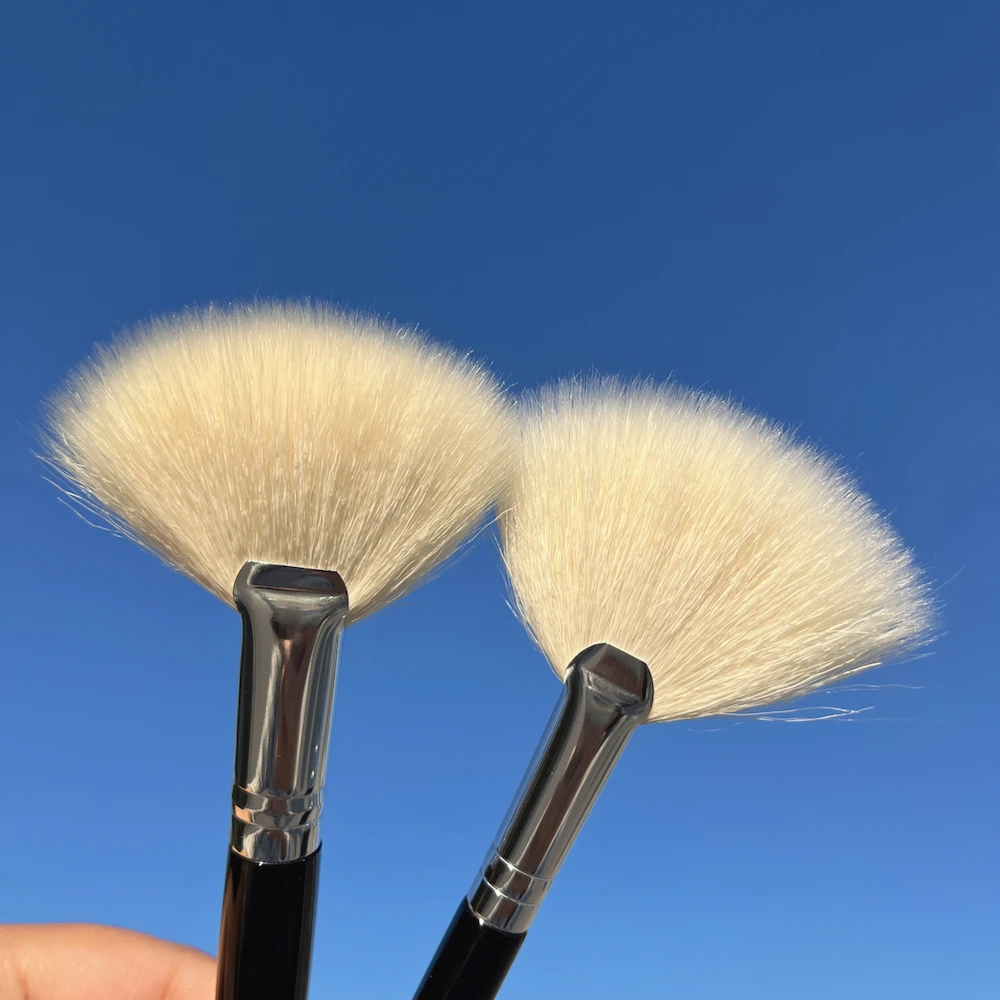 Portable Fluffy Fan Brush Short Handle Soft Facial Makeup Brush Cosmetic Applicator Tools For Peel Mask