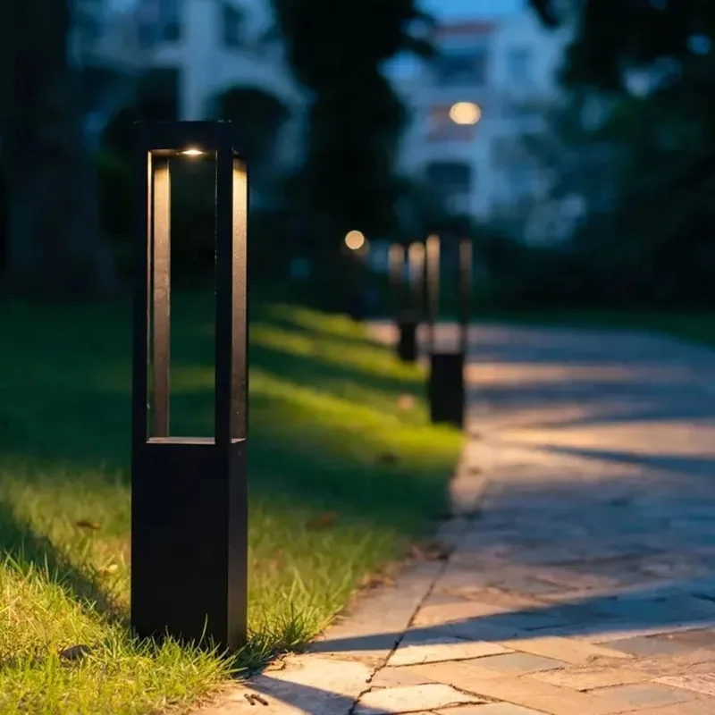Modern Aluminum Lawn Lamp Waterproof Outdoor Garden Solar Energy LED Lawn Guard Pillar Lamp