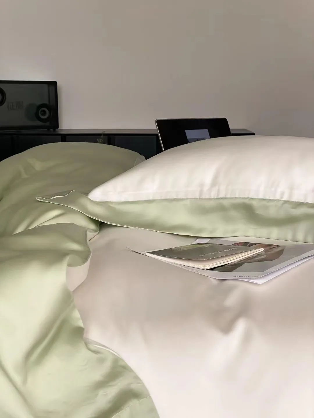 Made from 100% bamboo lyocell sateen sheet set