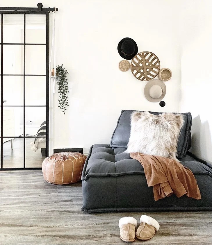 Elegant Barn Doors Perfect for Contemporary Architecture - Durable Materialsand Easy Installation Options Available