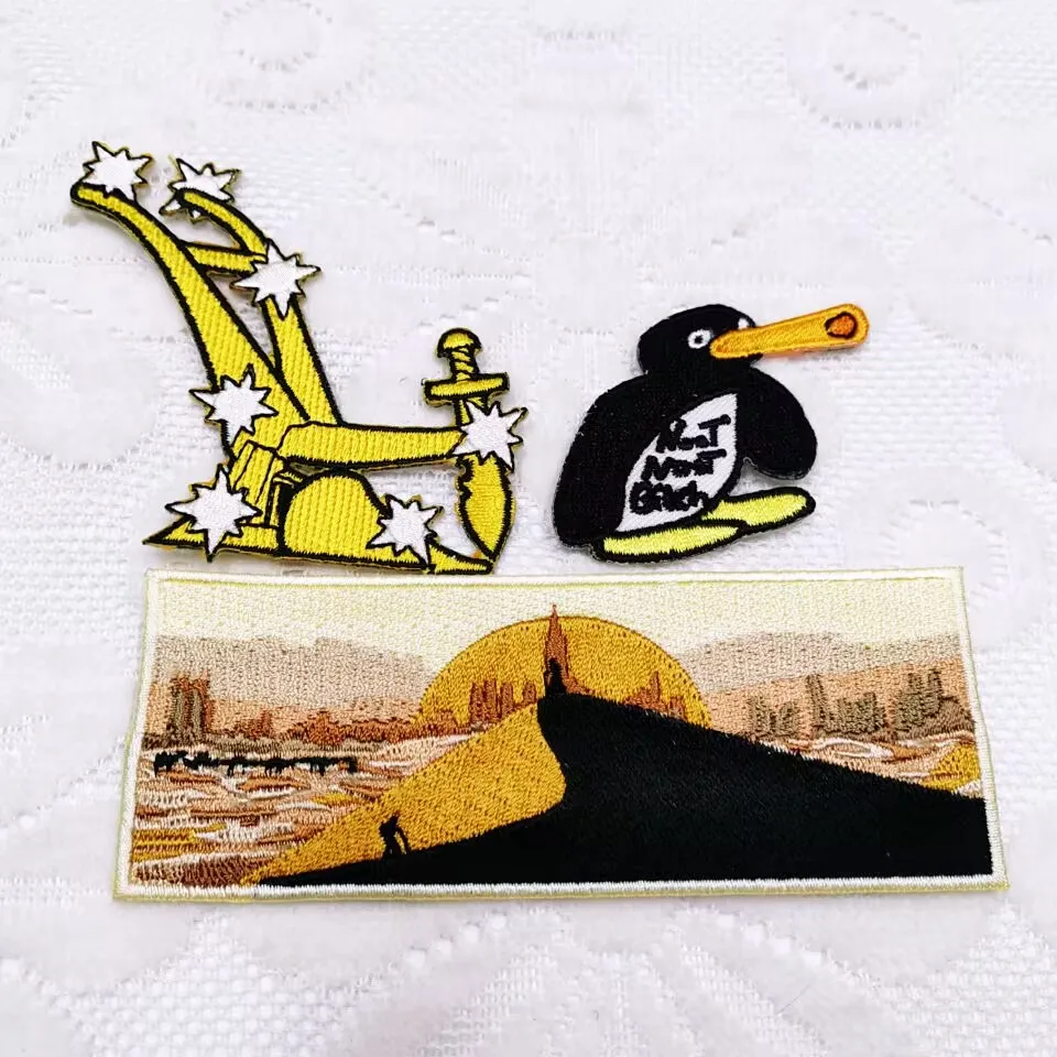 PINSBACK Custom Cartoons Pocket Monsters Pikachu Comics logo characters iron on embroidery patches animal dog and cat squirrel