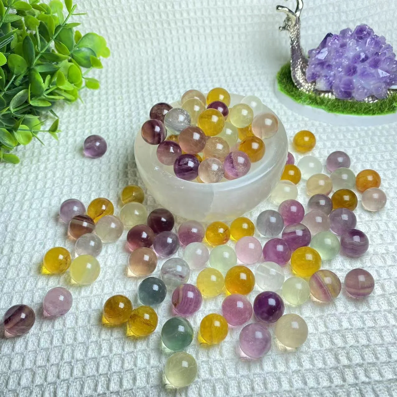 Wholesale Price 15-20mm Natural Rainbow Candy Fluorite Polished Mini Ball Healing Crystal Gem Gift Decor DIY