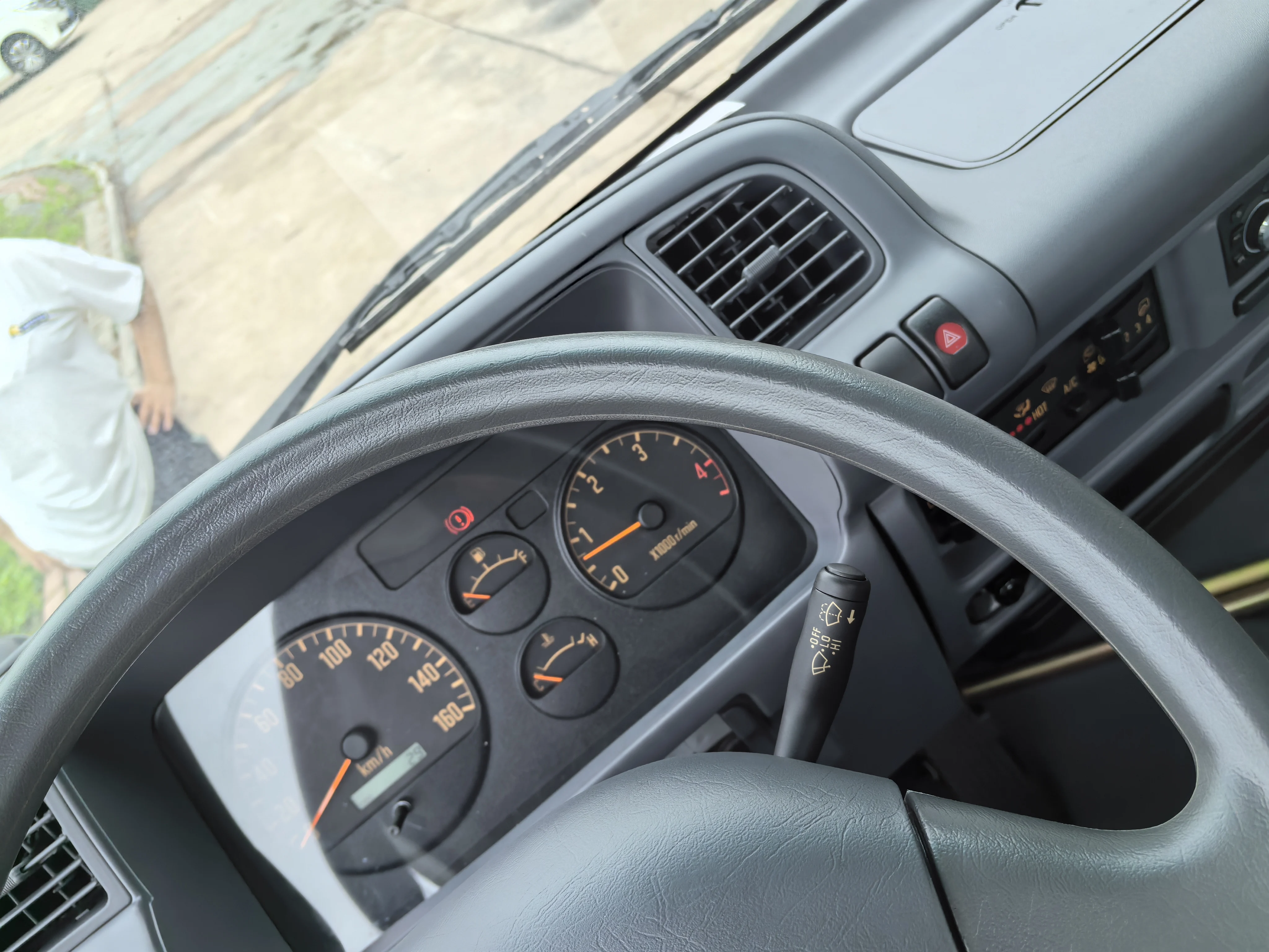 Грузовой автомобиль ISUZU 100P