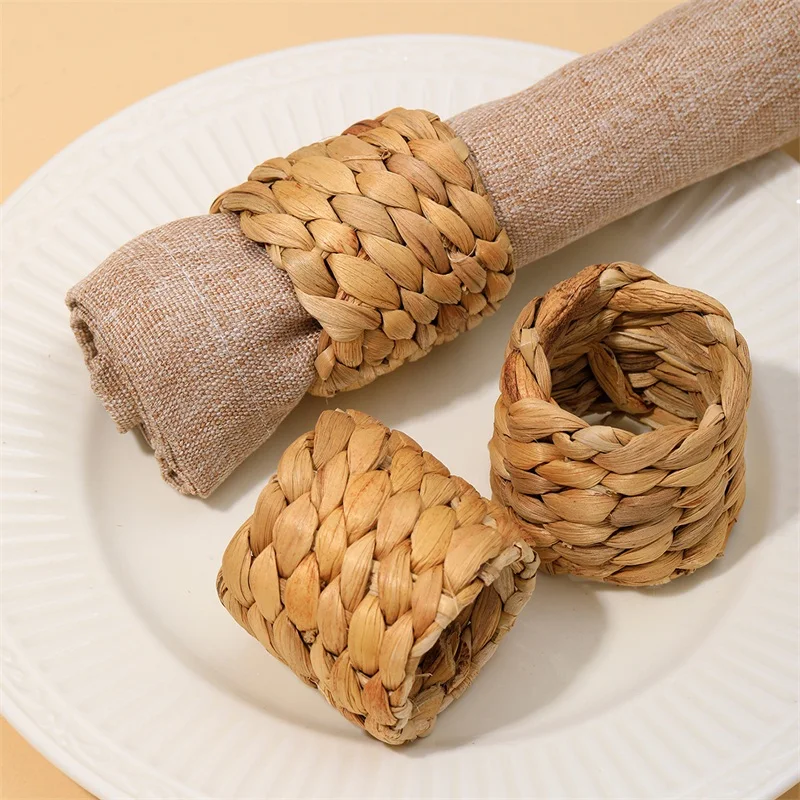 New products rattan napkin rings 2023 hand-woven water hyacinth grass napkin rings Boho style simple table decoration