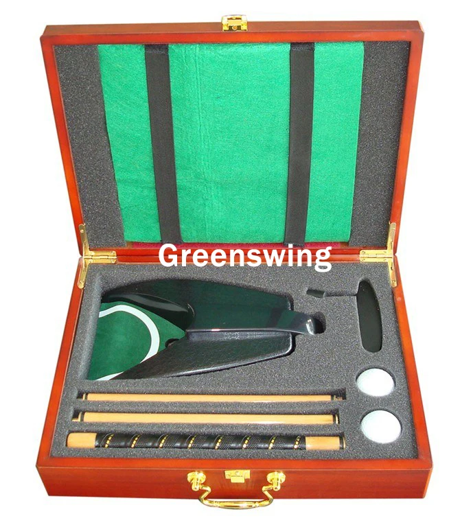Best-Seller Golf Accessories Gift Set Mini Golf Pen Set Desktop with Putting Green