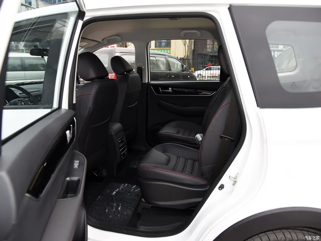 Dongfeng SX6 Mini Passenger Car Newly Released 1.5T/1.6L Displacement Petrol 7 Fabric Light Automatic/Gear Manual