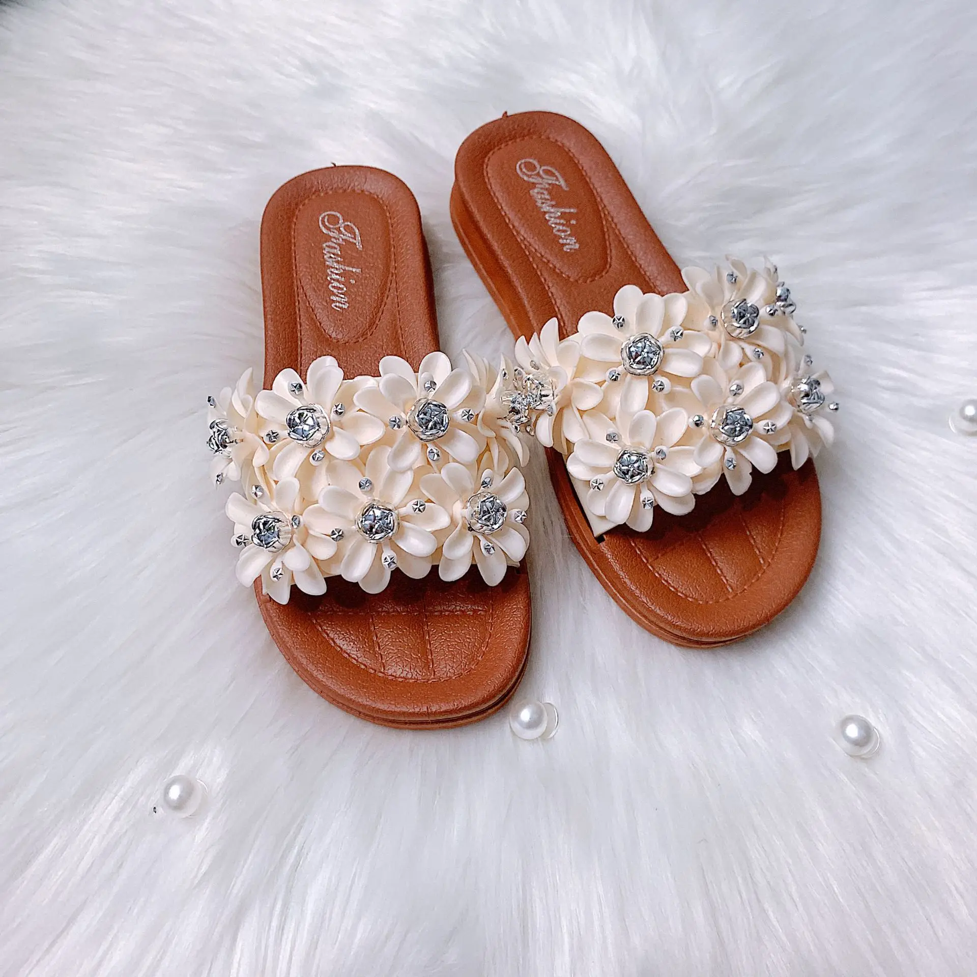Women famous brands slippers Korean version flower drill buckle casual designer slippers