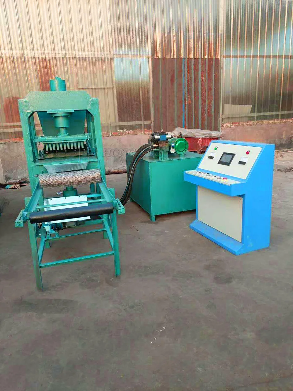 Wood sawdust compression bbq forming Coconut Carbon Briquette Making Machine Automatic Bamboo Briquette Charcoal Machine