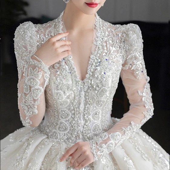 Long Sleeve Ball gown Autumn/Winter Wedding Gown Glitter V-neck Arab Wedding Dress