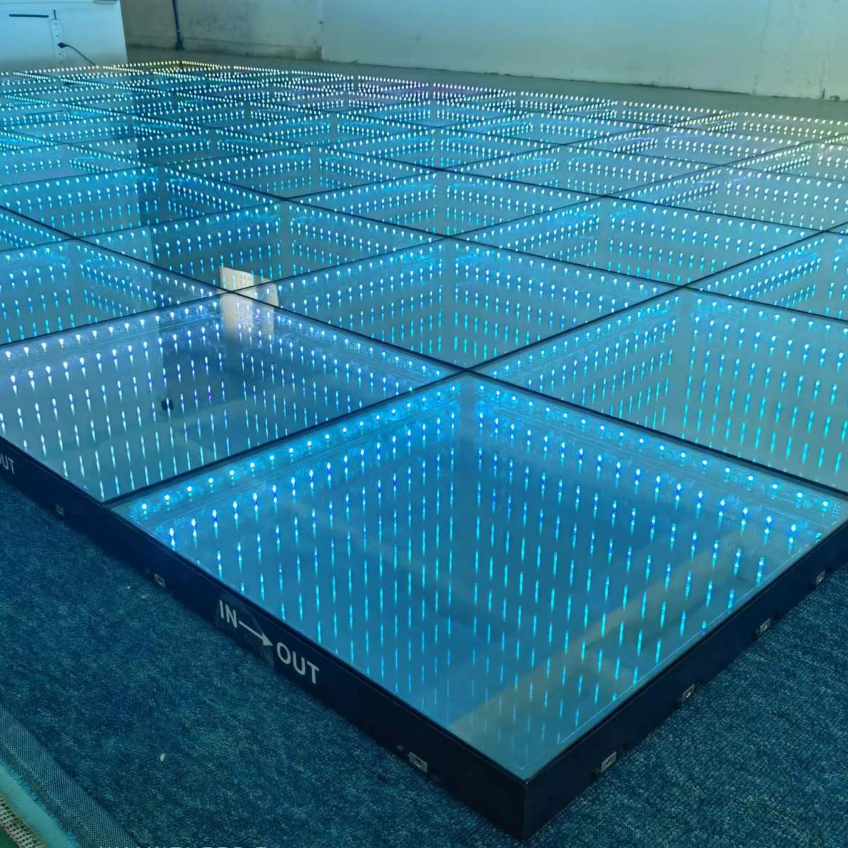 Customizable Starlight Dance Floor Tiles Easy-to-Set-Up LED Moving Lights Chrome Body with DMX512 Control for KTV and DJ