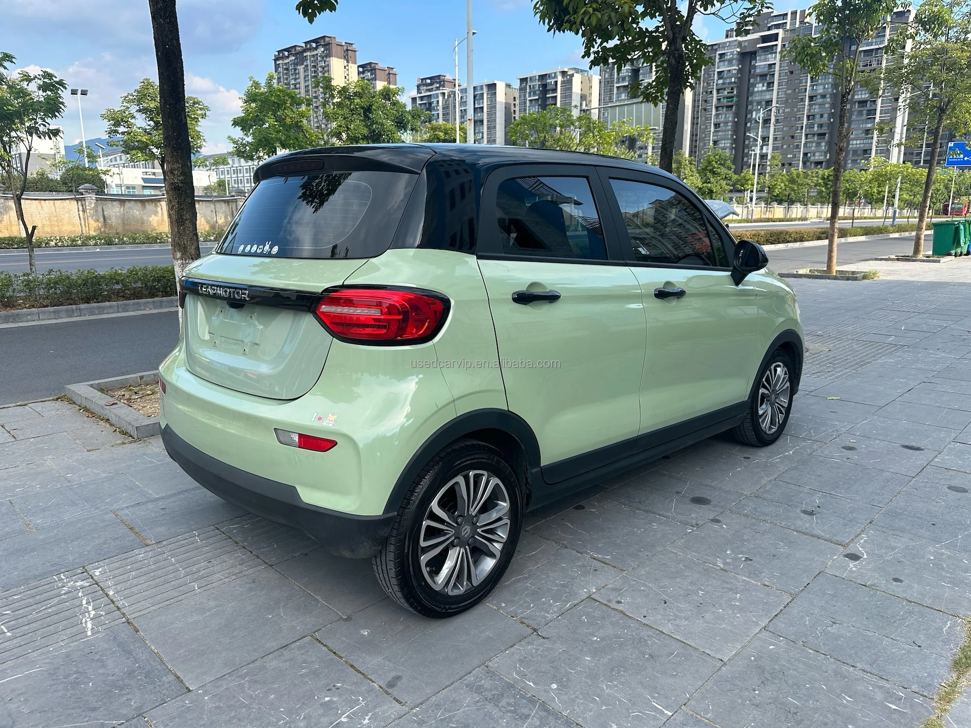 Оптовая продажа 2021 Leaprun T03 электрический внедорожник комфортное издание 400 км на выносливость из темной кожи левая рука бутик модный Подержанный автомобиль