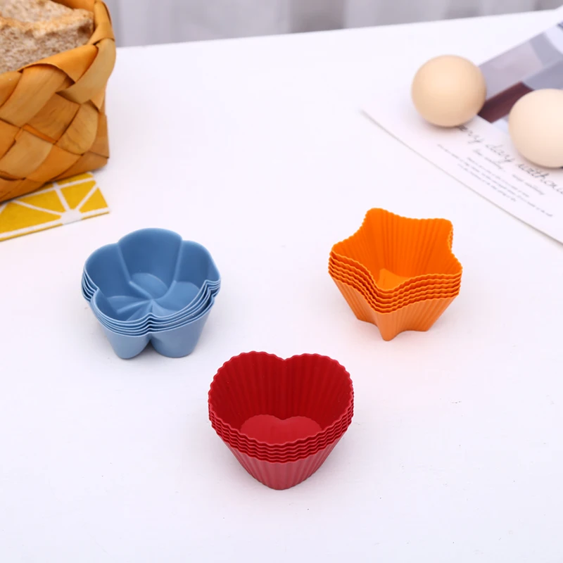 Different shapes Basic Reusable colorful Silicone Cake Mold Mini 12 Cake Cup Silicone Muffin Cups