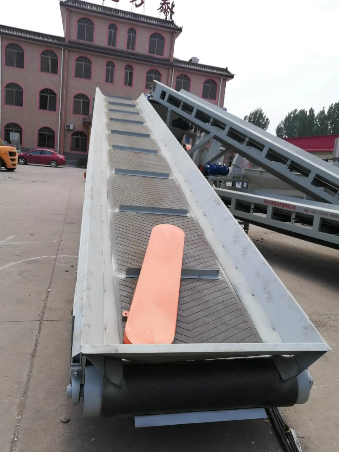 Ce And Iso Low Price And High Quality Large Capacity Belt Conveyor Price