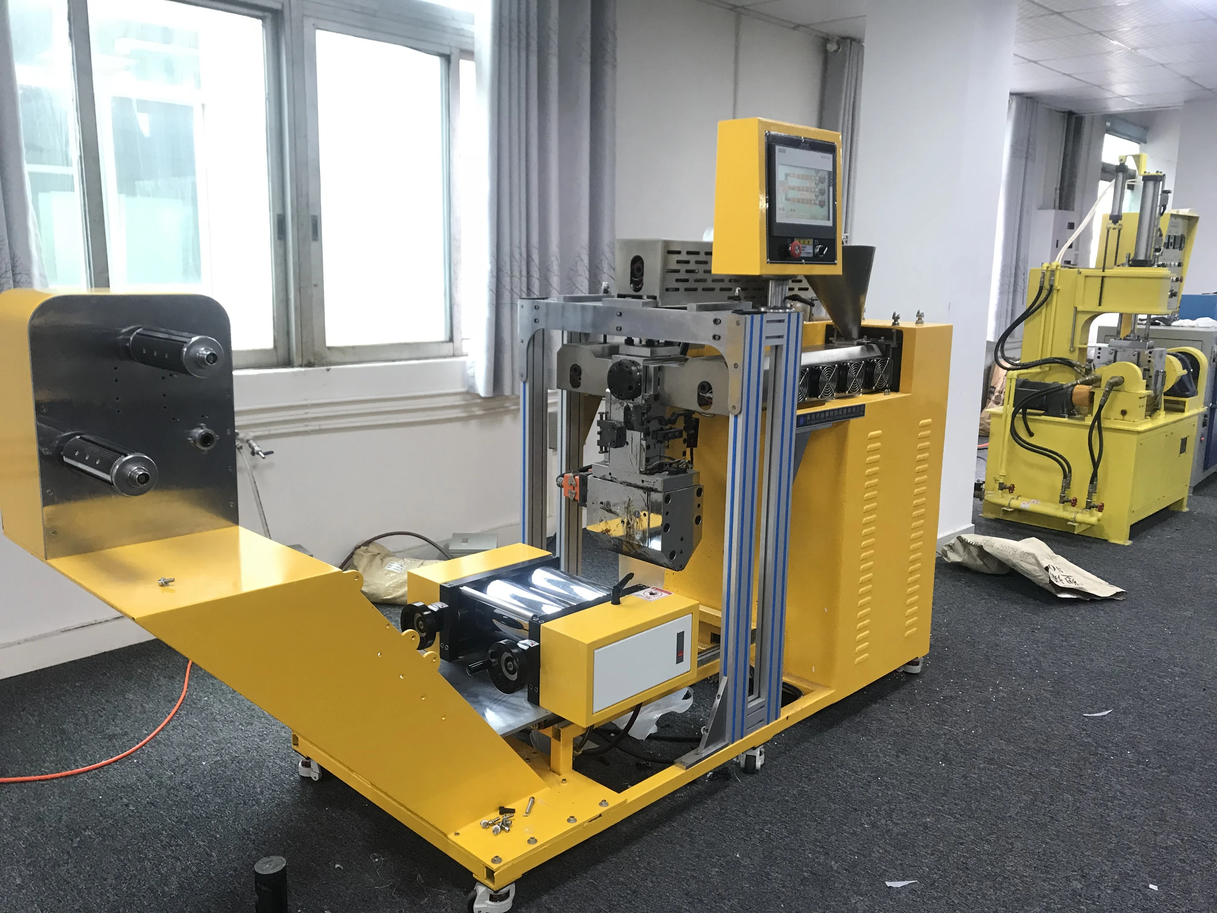 lab cast film machine with three extrusion screw