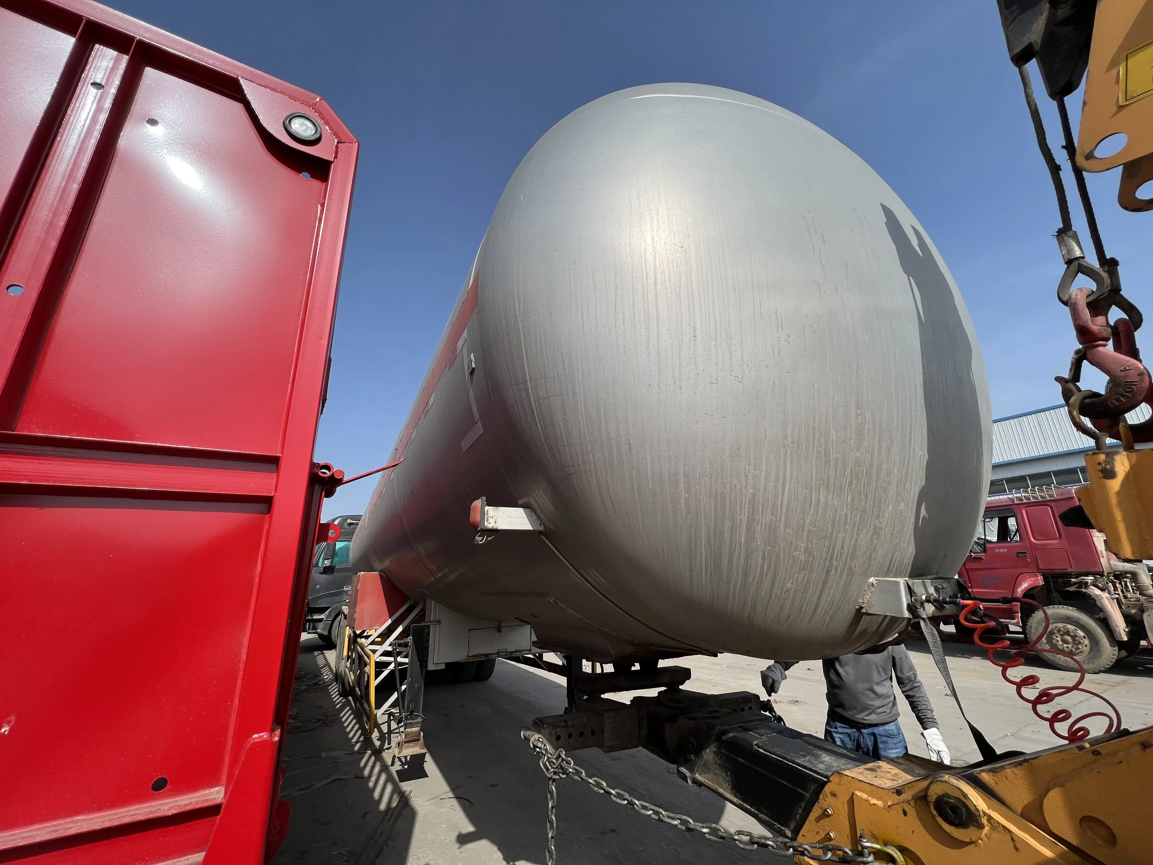 3 оси 28 тонн 50 60 Cbm 60000 литров Подержанный танкер полуприцеп для Lpg цена продажи