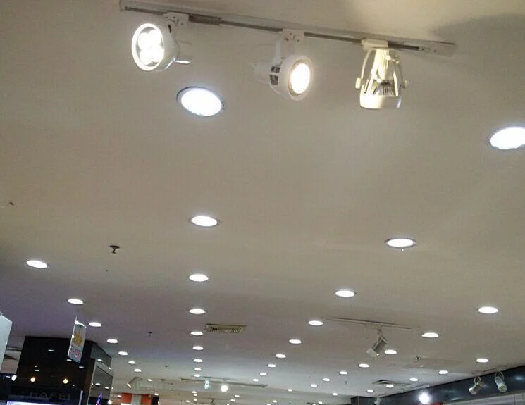 high quality E27 spiral port PAR20 spotlight with lamp holder for clothing stores museums and hotels