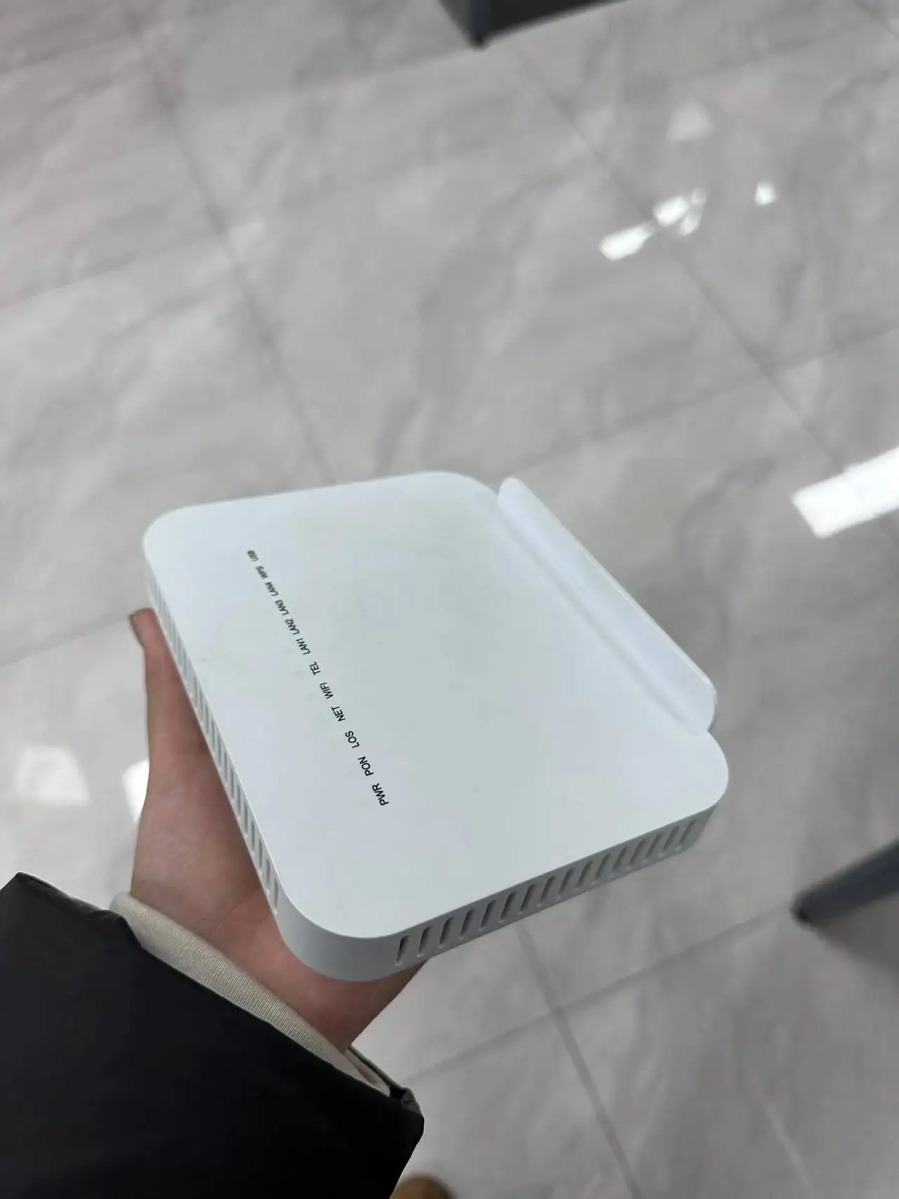 Новый G-140W-MD FTTH 1GE + 3FE 2 4 GWIFI GPON на одной полосе 3 года гарантии индивидуальные логотипы доступны ONT XPON