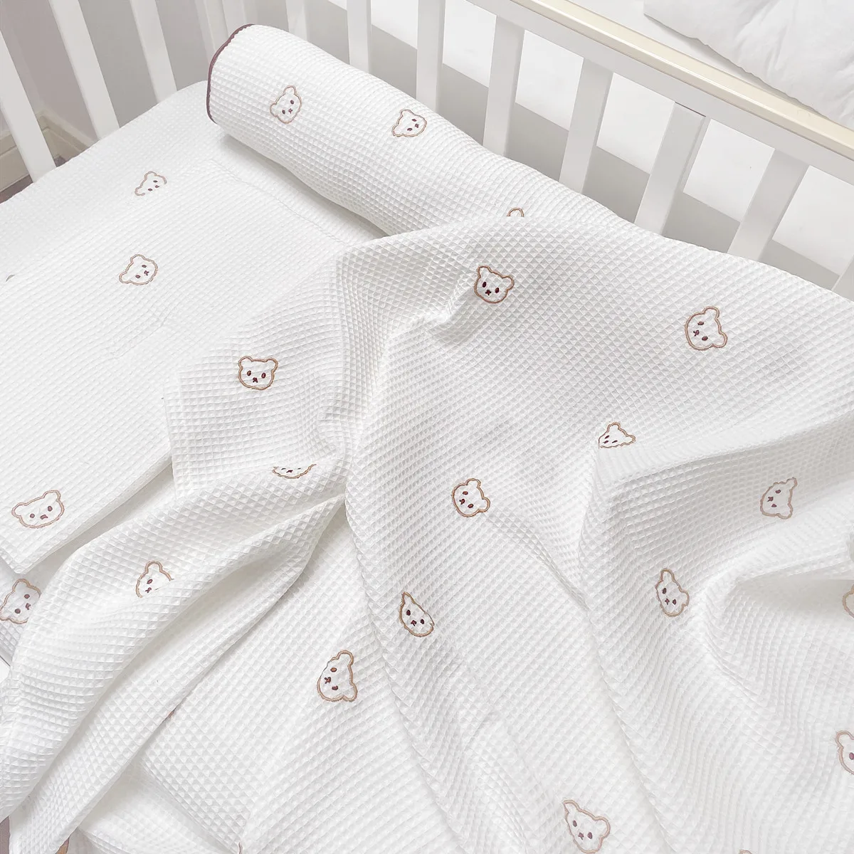 Mini Waffle Knitted Cotton Embroidered Bear Baby Blanket Newborn Summer Waffle Blanket