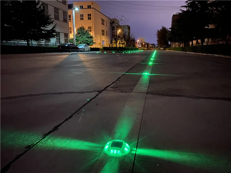 PC Plastic High Quality Raised Solar Road Stud Flashing Light Marker Pavement Roadside Park Led Solar Road Stud Cat Eye