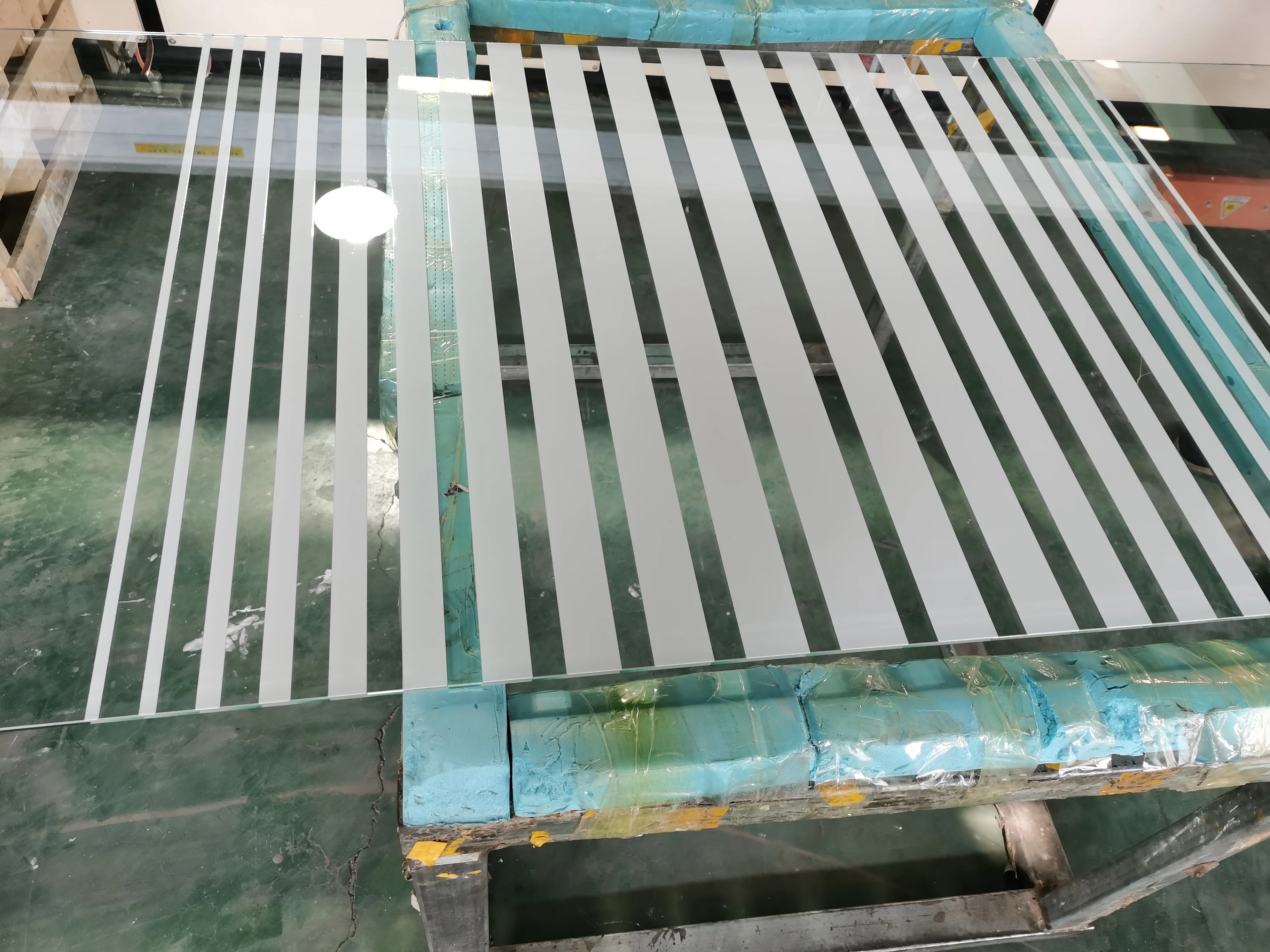 China high quality tempered glass panel 10mm 12mm manufacturer glass pool fencing