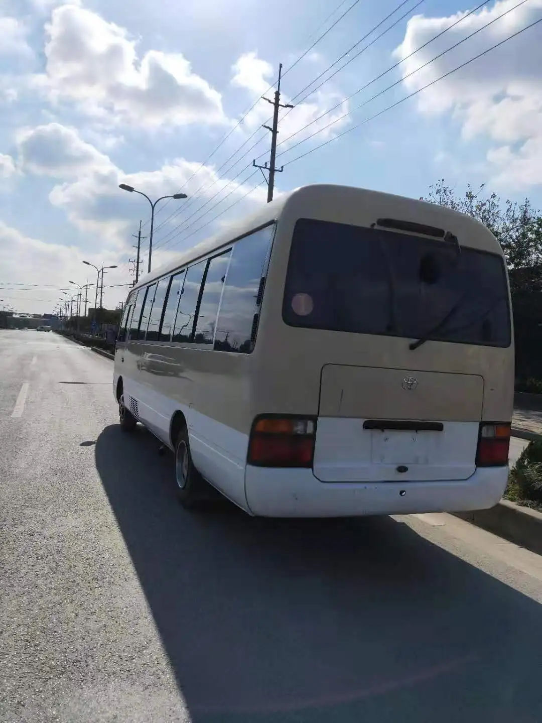 Spring Suspension 6 Cylinder used buses Original Japanese Used Toyot Coaster Bus for Sale 30 Seats Diesel 1hz Engine city car