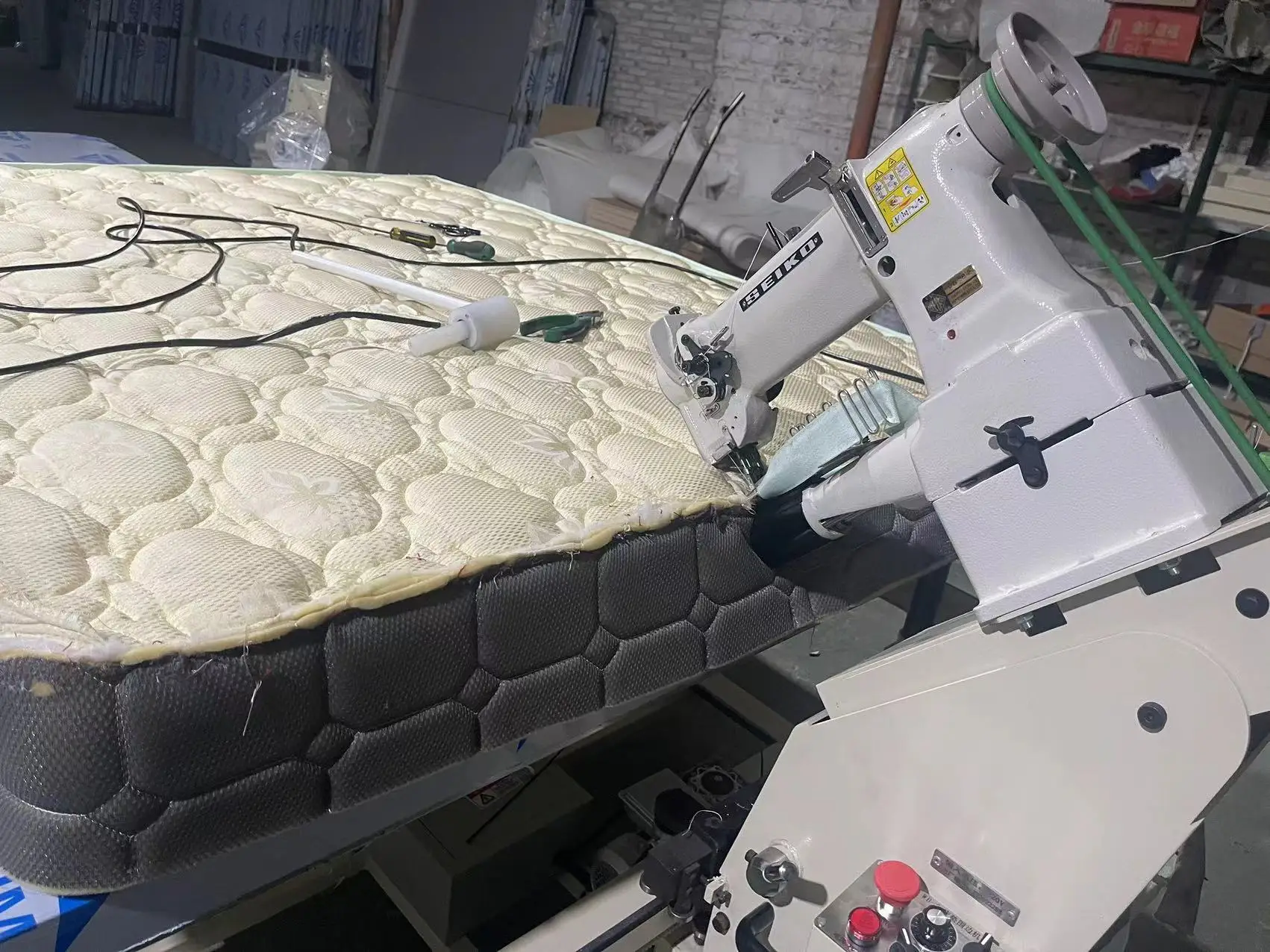 spring mattress border closing edge sewing stitching machine automatic tape banding sealing machine