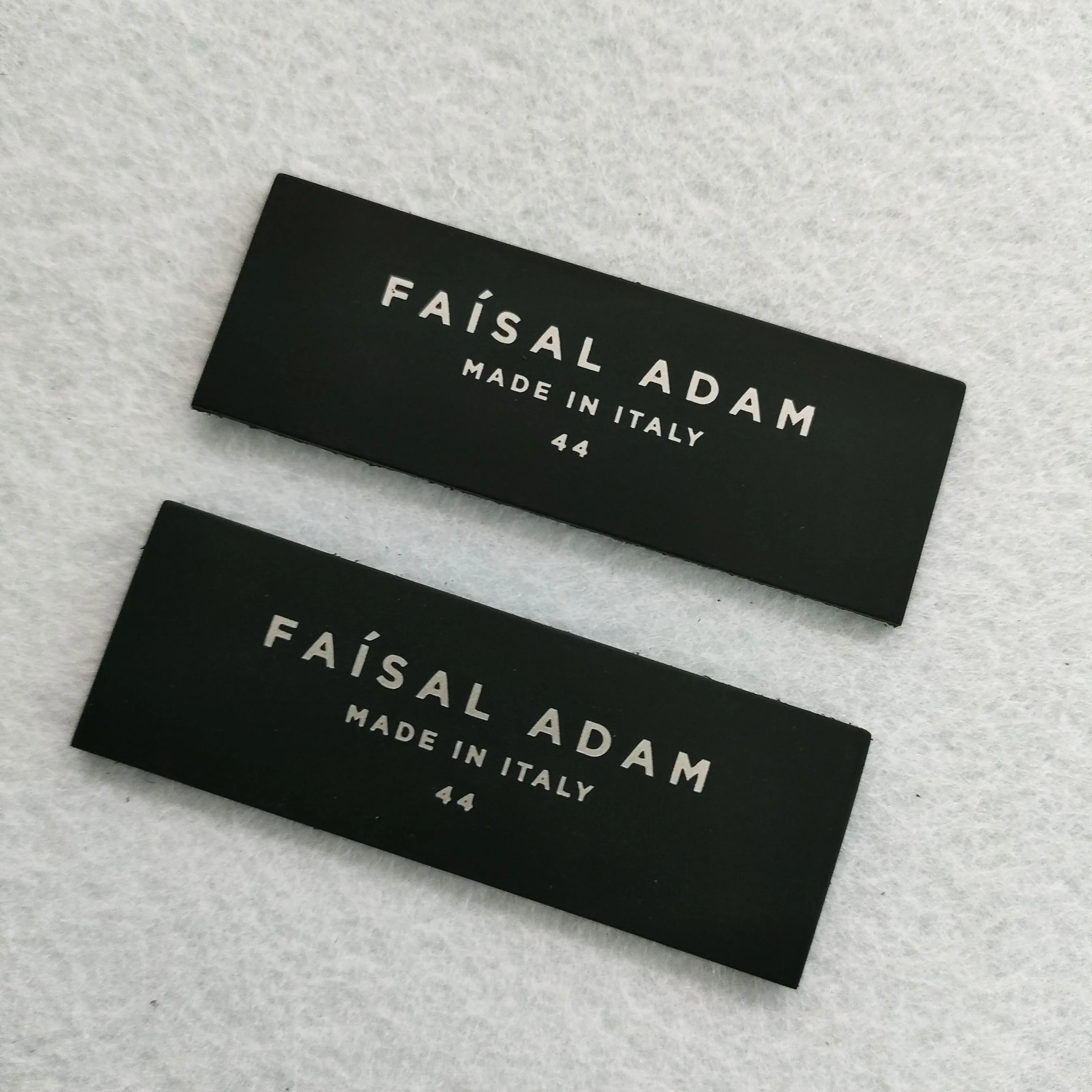 Factory custom black genuine leather embossed printed chain leather label