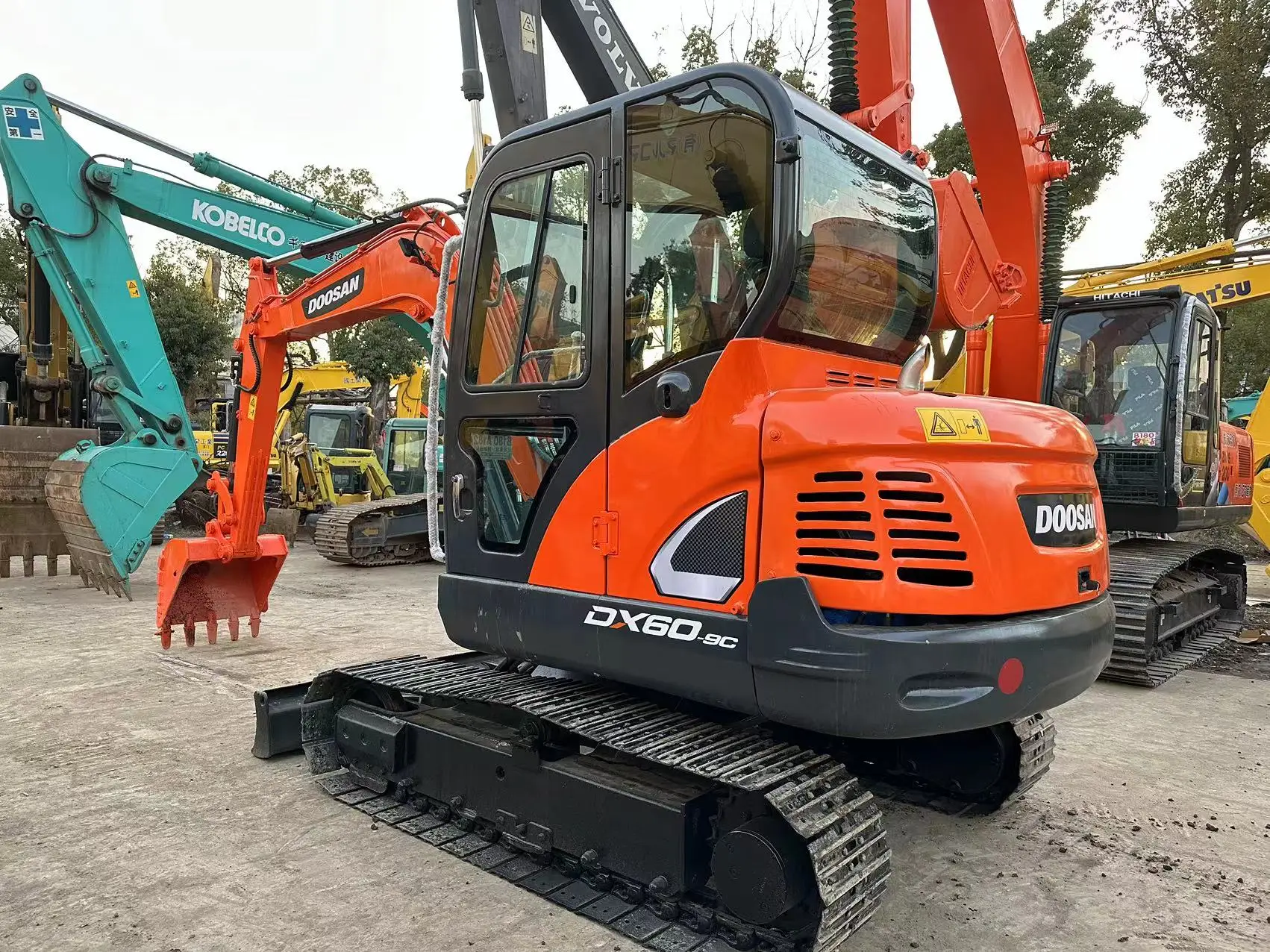 Б/у оригинальное оборудование DX60-9C 6 тонн