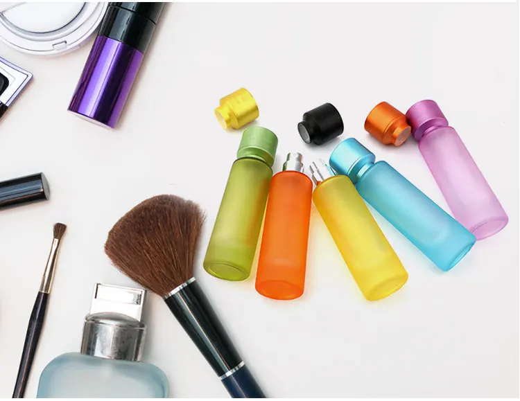 luxury perfume bottle for women frosted 30ml custom screw cap multiple colour perfume glass bottle for packaging