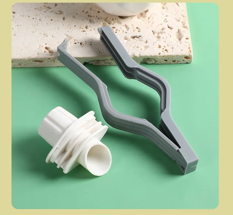 Discharge nozzle plastic snack bag clip food grade bag sealing device food preservation sealing clip